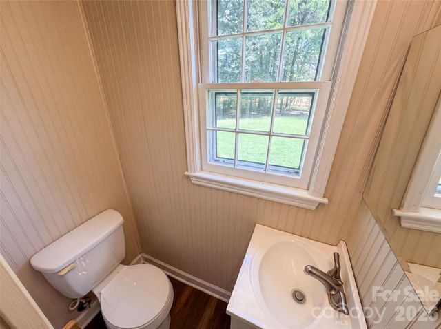 5100 Robinwood Drive, Charlotte, NC 28215