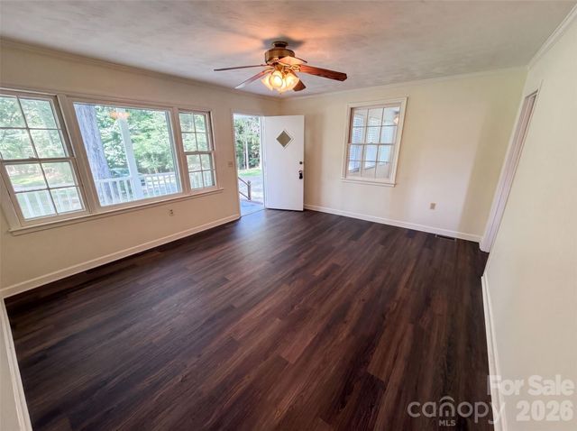 5100 Robinwood Drive, Charlotte, NC 28215