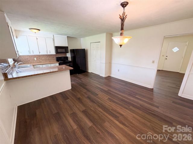 5100 Robinwood Drive, Charlotte, NC 28215