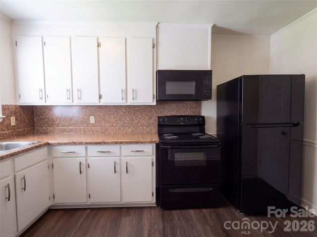 5100 Robinwood Drive, Charlotte, NC 28215