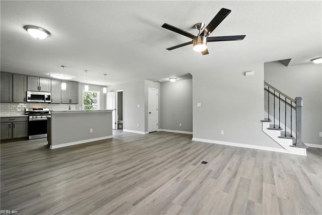 5004 Lacy CT, Suffolk, VA 23434