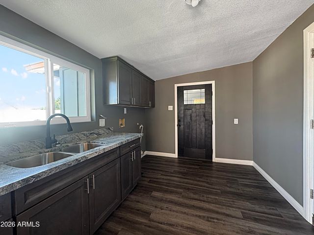 8201 E WHITTON Avenue, Scottsdale, AZ 85251