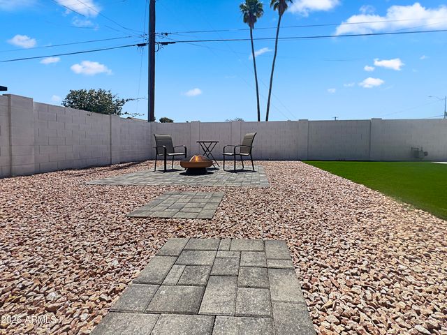 8201 E WHITTON Avenue, Scottsdale, AZ 85251