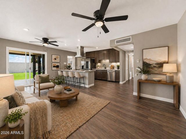 8201 E WHITTON Avenue, Scottsdale, AZ 85251