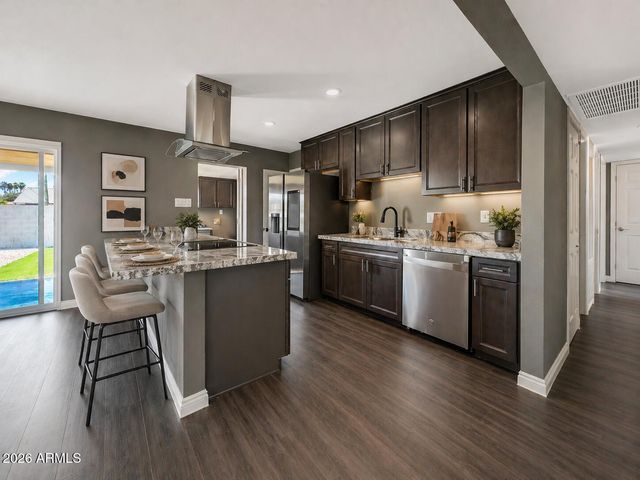 8201 E WHITTON Avenue, Scottsdale, AZ 85251