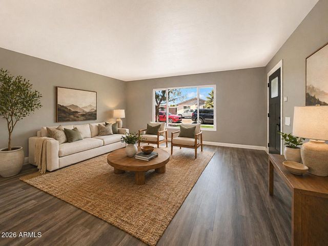 8201 E WHITTON Avenue, Scottsdale, AZ 85251