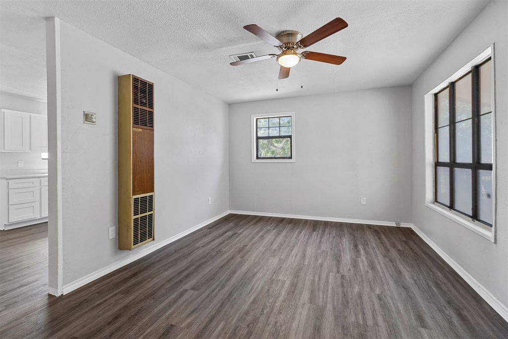 3735 Morris Street, Dallas, TX 75212