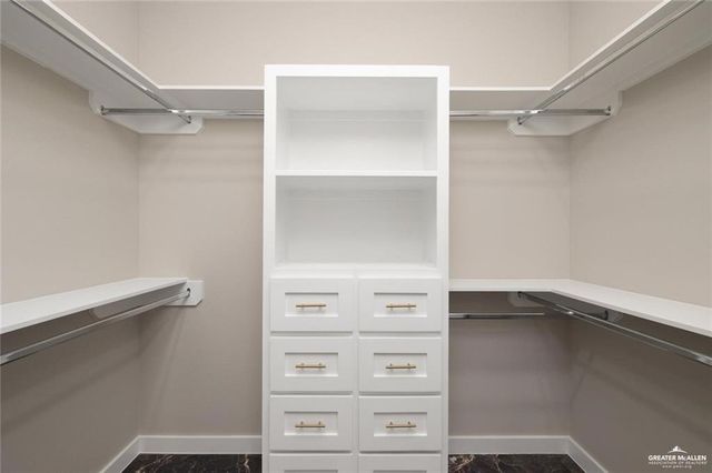 9510 N 71st Lane, Mcallen, TX 78573