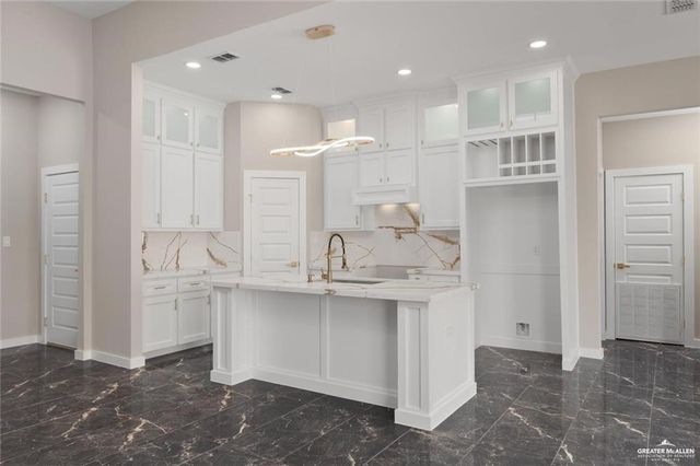 9510 N 71st Lane, Mcallen, TX 78573