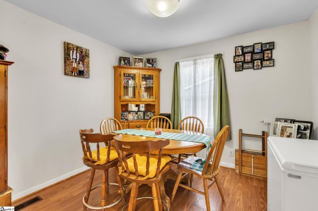 48 Fort Lindley Road, Laurens, SC 29360