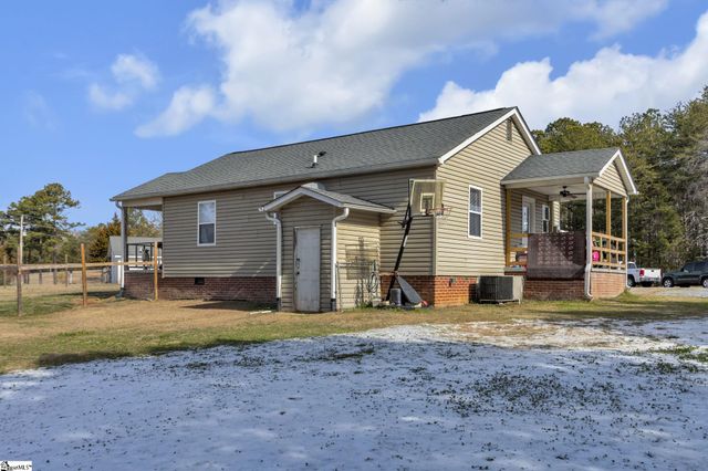48 Fort Lindley Road, Laurens, SC 29360