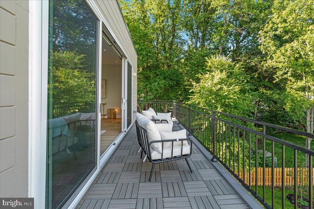 2841 EDGELEA RD, Vienna, VA 22181