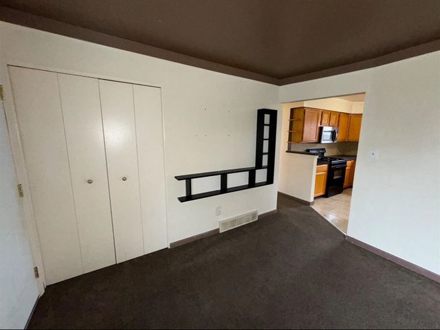13467 Charlotte Avenue, Warren, MI 48089