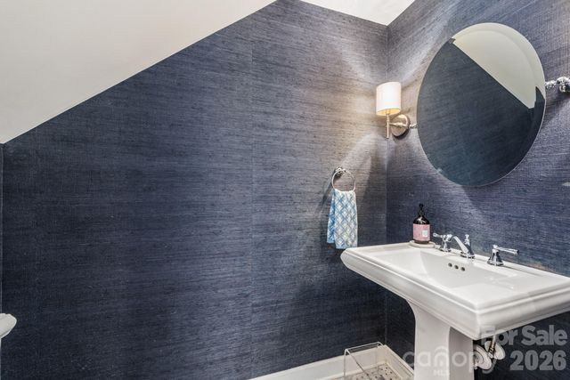 1108 Beauwyck Court, Charlotte, NC 28211