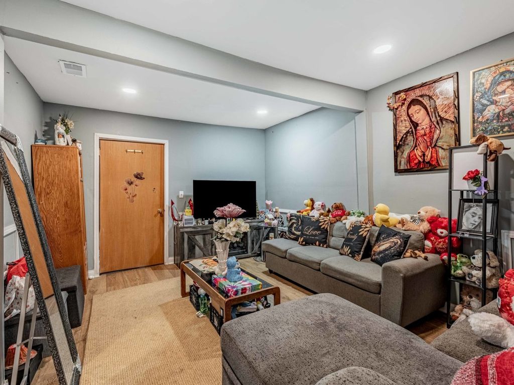 5727 S Hermitage Avenue, Chicago, IL 60636 — photo 5
