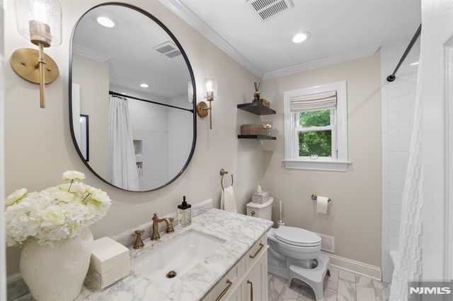 34 N Middletown Road, Montvale, NJ 07645