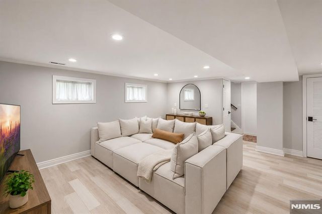 34 N Middletown Road, Montvale, NJ 07645