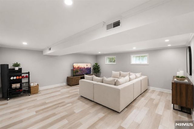 34 N Middletown Road, Montvale, NJ 07645