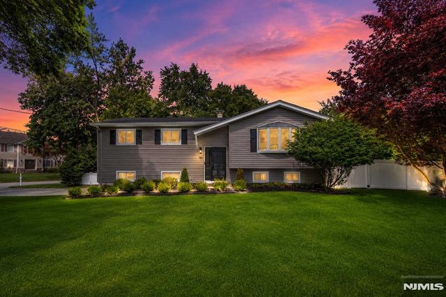 34 N Middletown Road, Montvale, NJ 07645