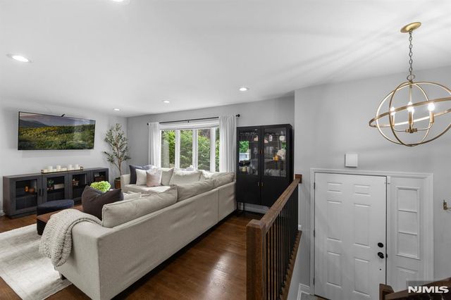 34 N Middletown Road, Montvale, NJ 07645