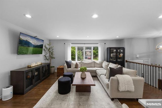 34 N Middletown Road, Montvale, NJ 07645