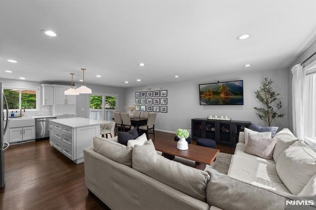 34 N Middletown Road, Montvale, NJ 07645