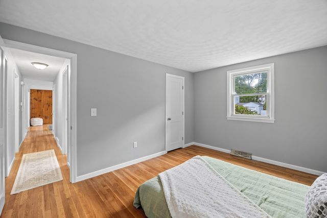 7 Edith Rd, Hudson, MA 01749
