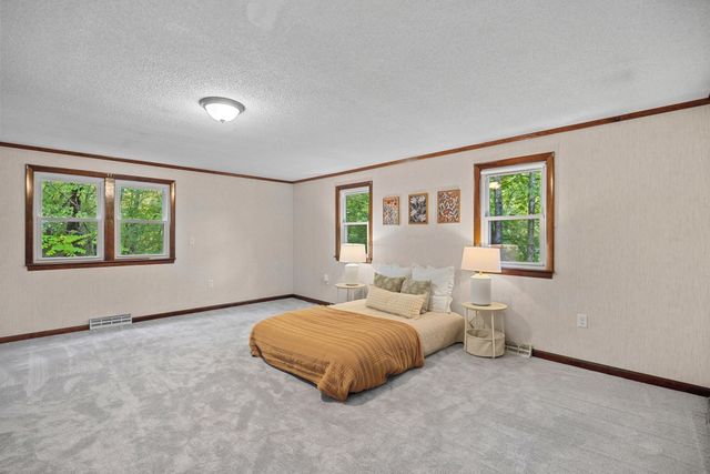 7 Edith Rd, Hudson, MA 01749