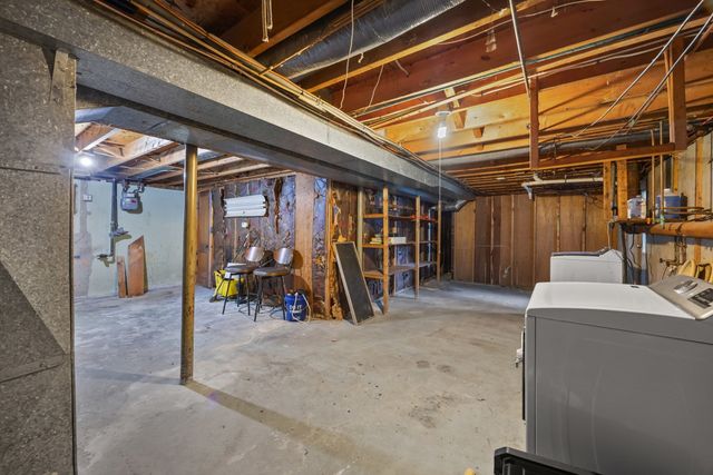 7 Edith Rd, Hudson, MA 01749