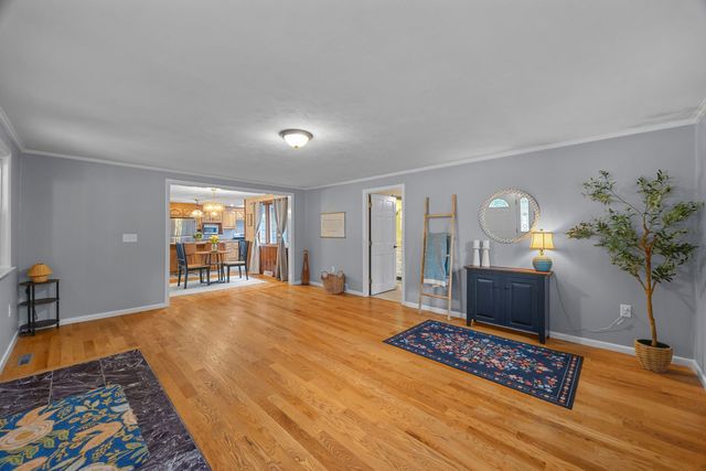 7 Edith Rd, Hudson, MA 01749
