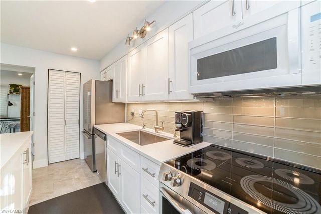 980 7th AVE S 101, Naples, FL 34102