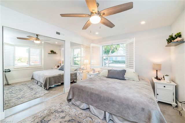 980 7th AVE S 101, Naples, FL 34102