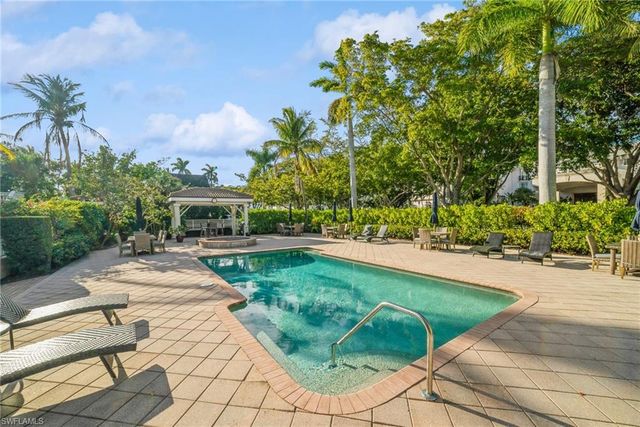 980 7th AVE S 101, Naples, FL 34102