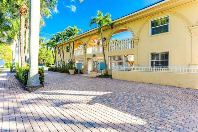 980 7th AVE S 101, Naples, FL 34102