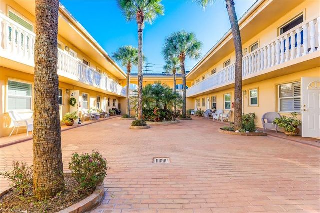 980 7th AVE S 101, Naples, FL 34102