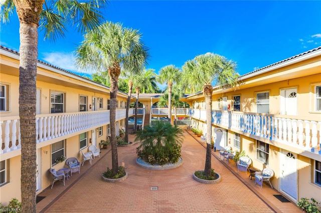 980 7th AVE S 101, Naples, FL 34102