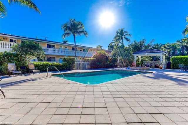 980 7th AVE S 101, Naples, FL 34102