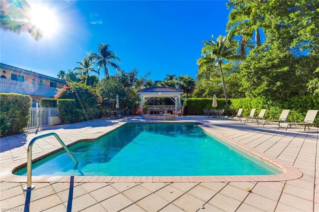 980 7th AVE S 101, Naples, FL 34102