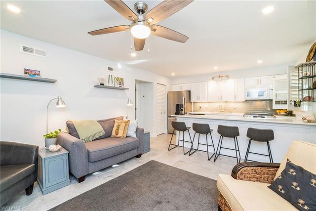 980 7th AVE S 101, Naples, FL 34102