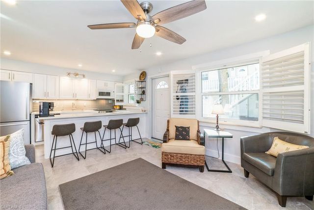 980 7th AVE S 101, Naples, FL 34102