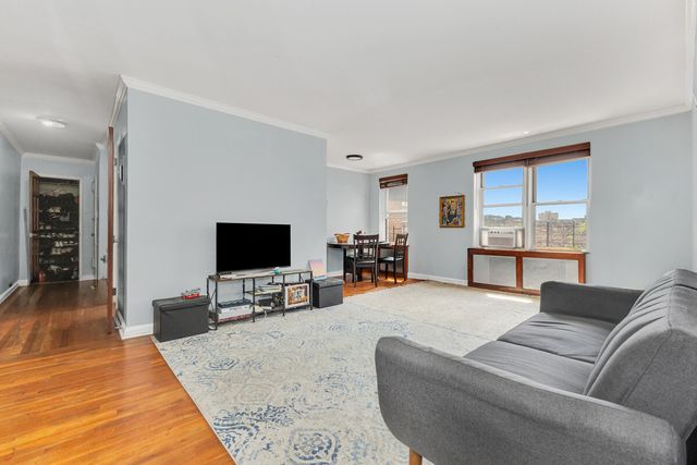 10534 65th Ave Apt 6E, New York City, NY 11375