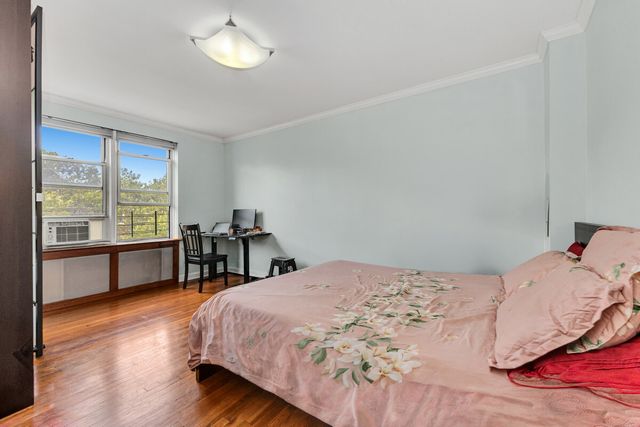 10534 65th Ave Apt 6E, New York City, NY 11375