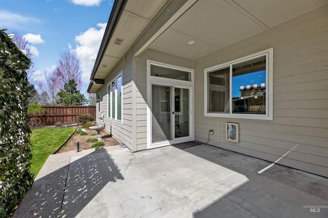 3961 W Caragana Ct, Meridian, ID 83646