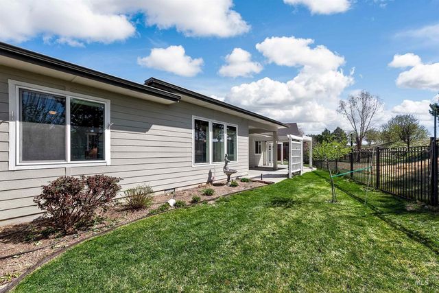 3961 W Caragana Ct, Meridian, ID 83646