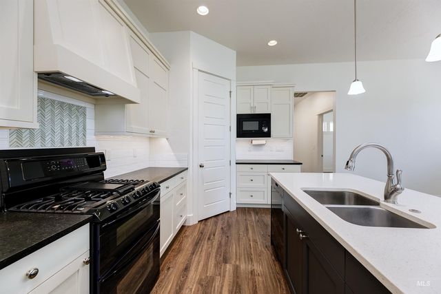 3961 W Caragana Ct, Meridian, ID 83646