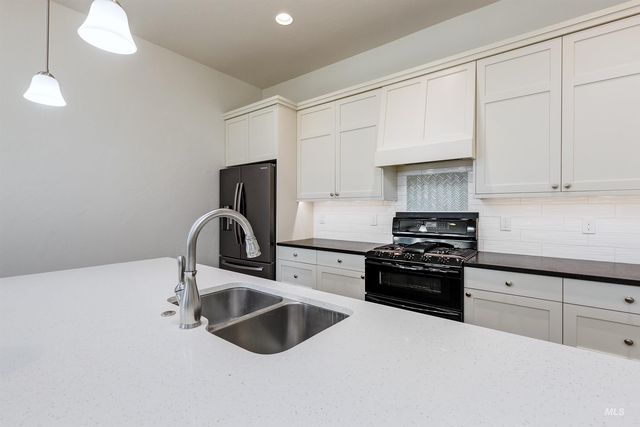 3961 W Caragana Ct, Meridian, ID 83646