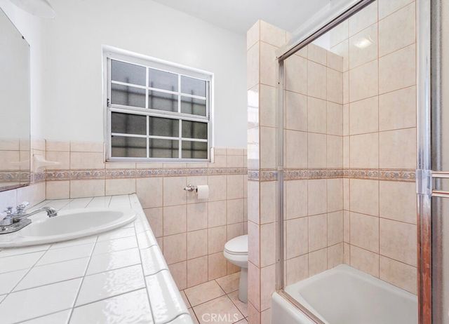 3654 7th Avenue, Los Angeles, CA 90018