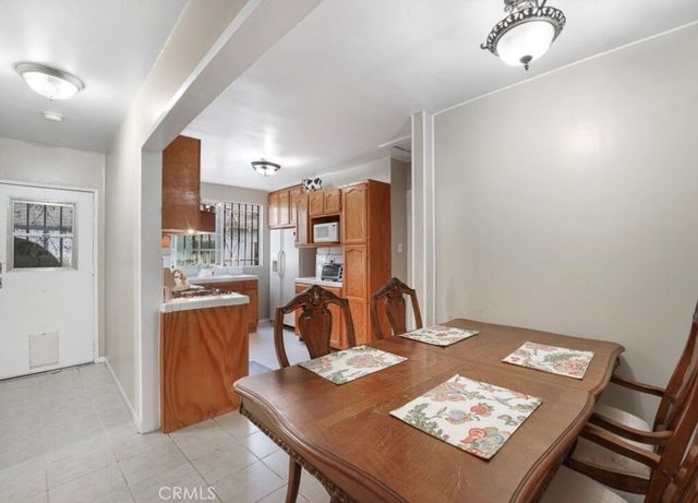 3654 7th Avenue, Los Angeles, CA 90018