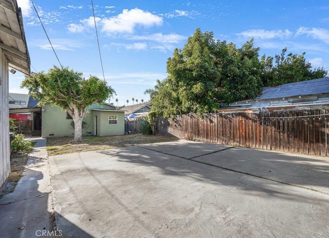 3654 7th Avenue, Los Angeles, CA 90018