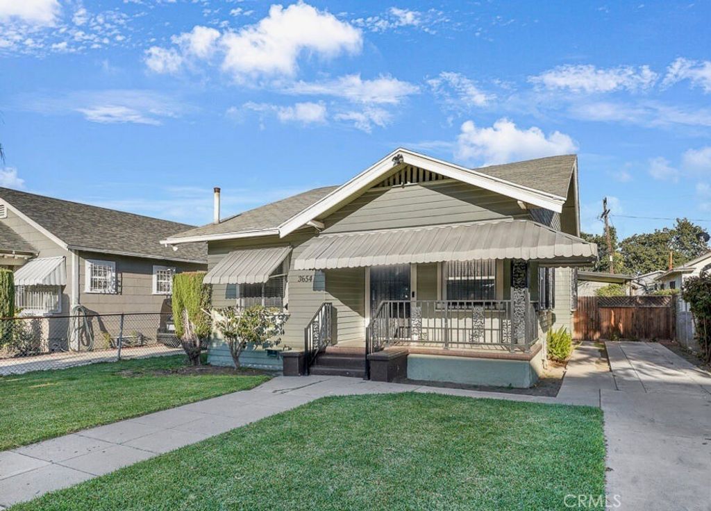 3654 7th Avenue, Los Angeles, CA 90018